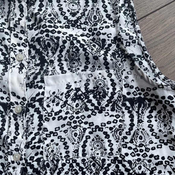 Abercrombie & Fitch Printed Sleeveless Shirt - Picture 3 of 4